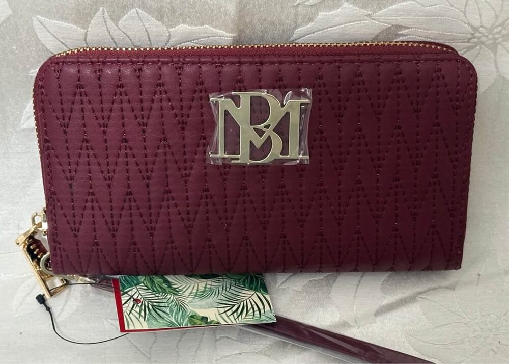 NEW BADGLEY MISCHKA LONG Wall w Phone Poc & Wrist wine. B136